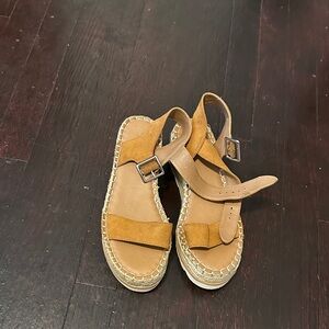Chic Tan Espadrille Sandals
